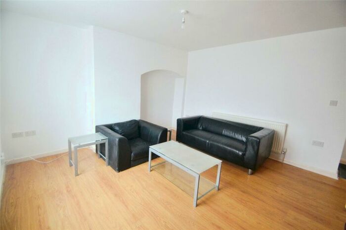 2 Bedroom End Of Terrace House To Rent In Standfield Road, Dagenham, Essex, RM10