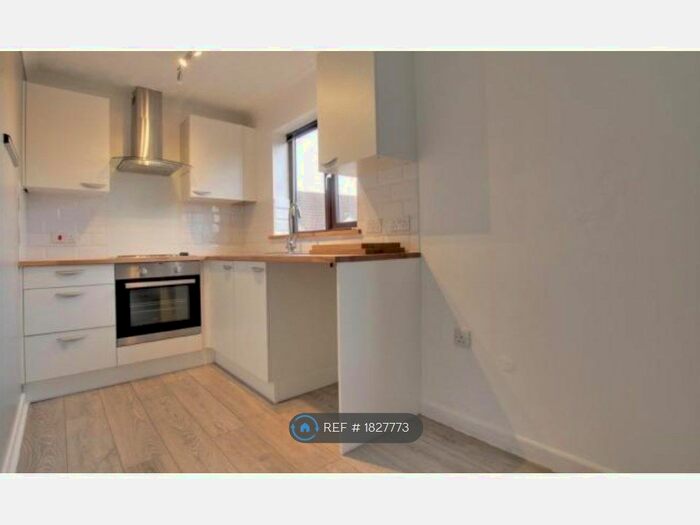 1 Bedroom Flat To Rent In Hereward Court, Chatteris, PE16