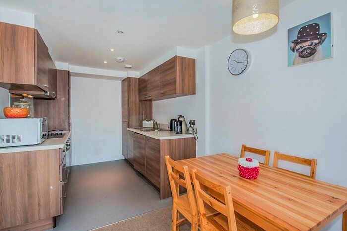 1 Bedroom Flat To Rent In Middleton Road, Carshalton, Surrey, SM5