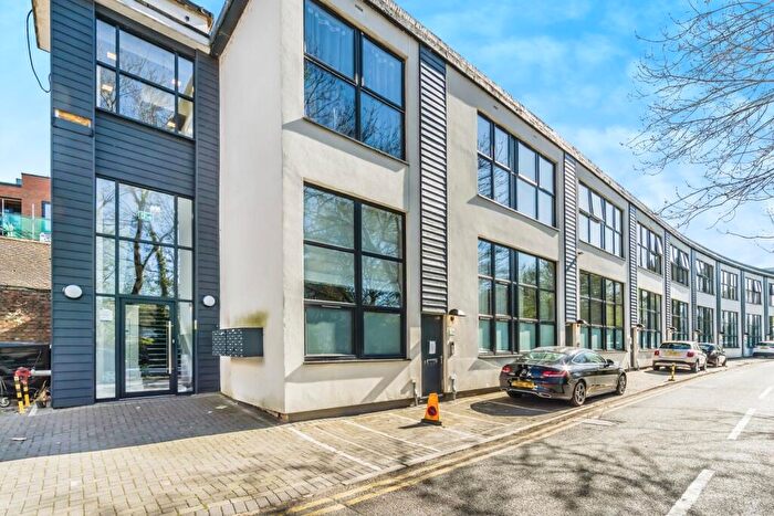 1 Bedroom Flat For Sale In Restmor Way, Wallington, SM6