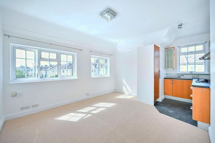 2 Bedroom Maisonette To Rent In Adela Avenue, Motspur Park, New Malden, KT3