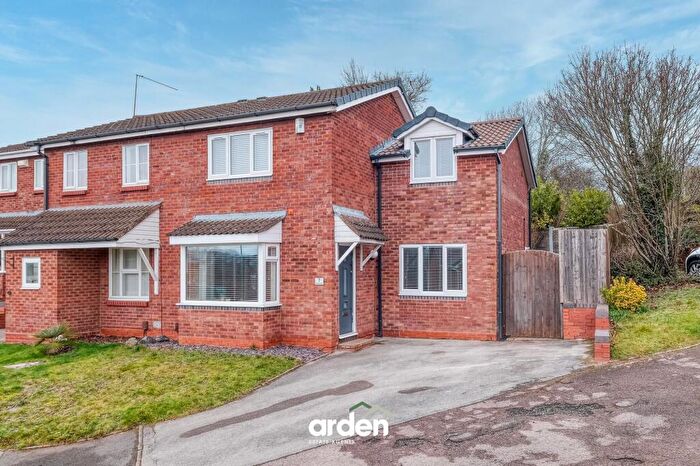 3 Bedroom Semi Detached House For Sale In Ganborough Close, Redditch, B98