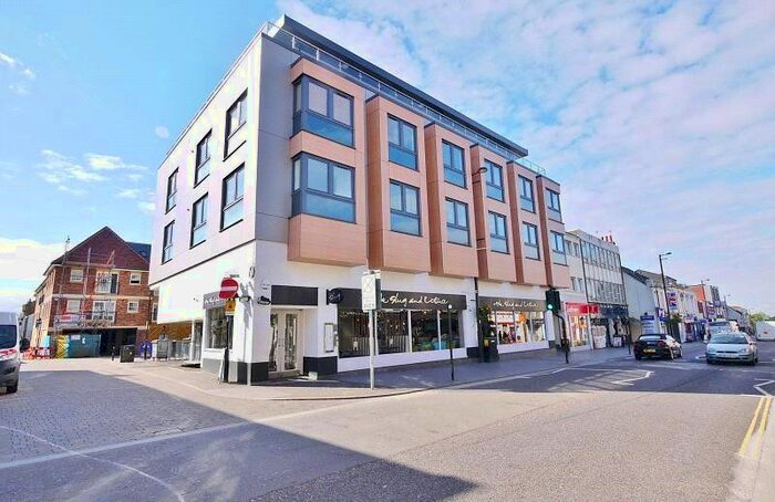 1 Bedroom Flat To Rent In Hanover House, High Street, Brentwood, CM14