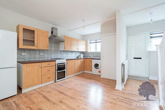 3 Bedroom Apartment To Rent In Morden Court, Morden, SM4