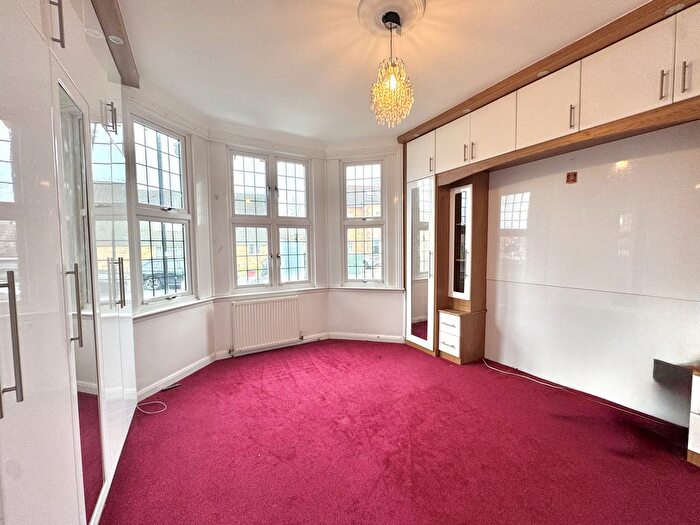 4 Bedroom Semi Detached House To Rent In Sutton Road, Hounslow, TW5