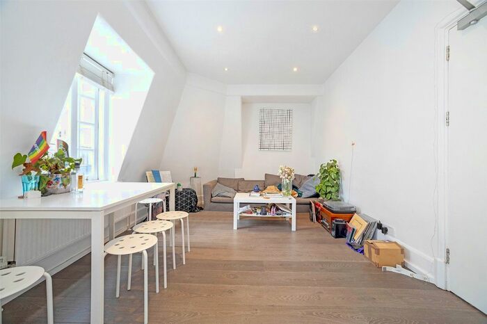 3 Bedroom Flat To Rent In Wardour Street, London, W1F