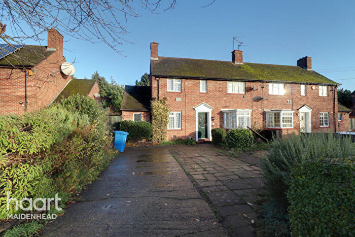 4 Bedroom Semi Detached House To Rent In Fairfield Avenue, Slough, SL3