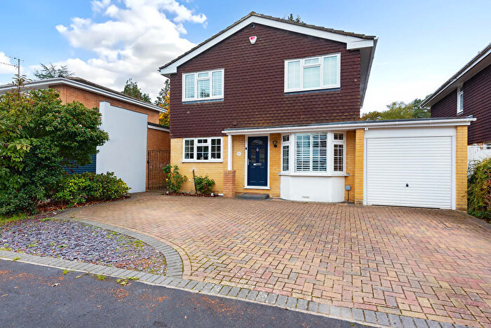 4 Bedroom Detached House For Sale In The Brambles, Crowthorne, RG45
