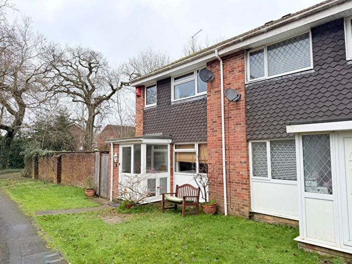 3 Bedroom End Of Terrace House For Sale In Cambria Drive, Dibden, SO45