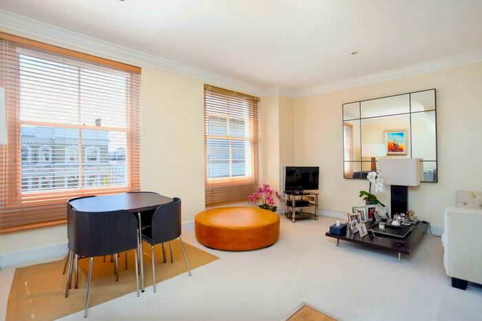 2 Bedroom Flat To Rent In Redcliffe Gardens, Earls Court, SW10