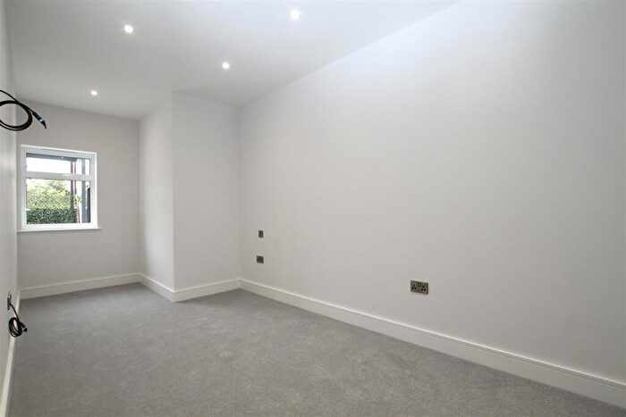 2 Bedroom Flat For Sale In Cherry View, Beech Road, Hadleigh, SS7