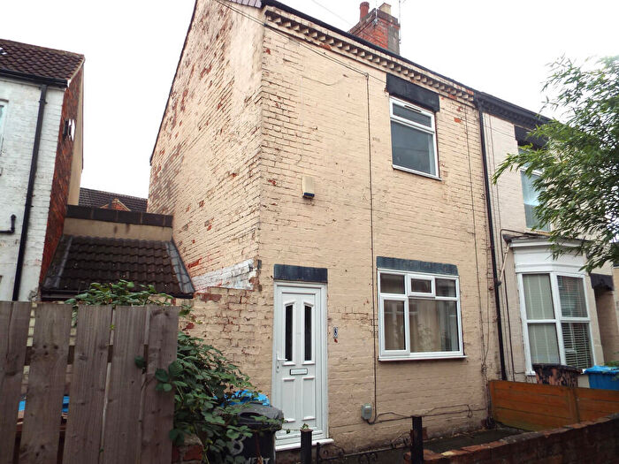 2 Bedroom End Of Terrace House For Sale In Derwent Grove, Hull, HU5