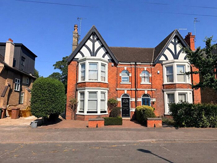 4 Bedroom Semi Detached House For Sale In Thorpe Lea Road, Peterborough, PE3