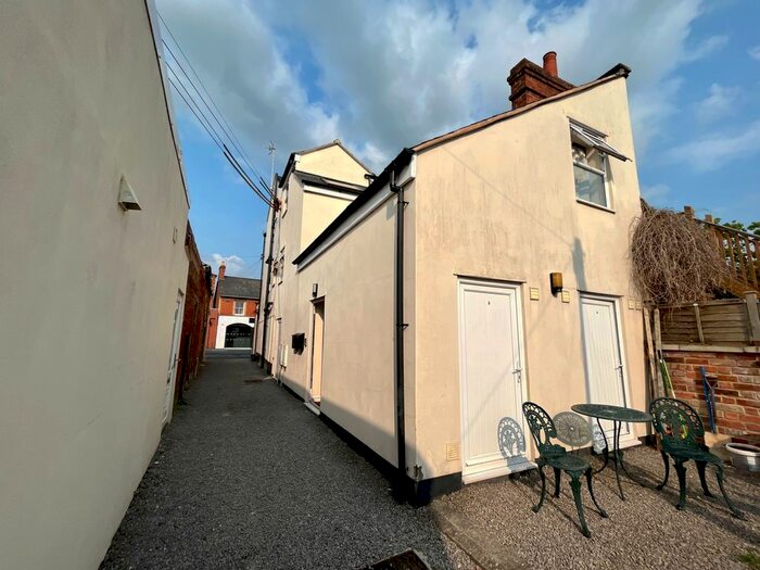 1 Bedroom Flat To Rent In High Street, Stonehouse, GL10