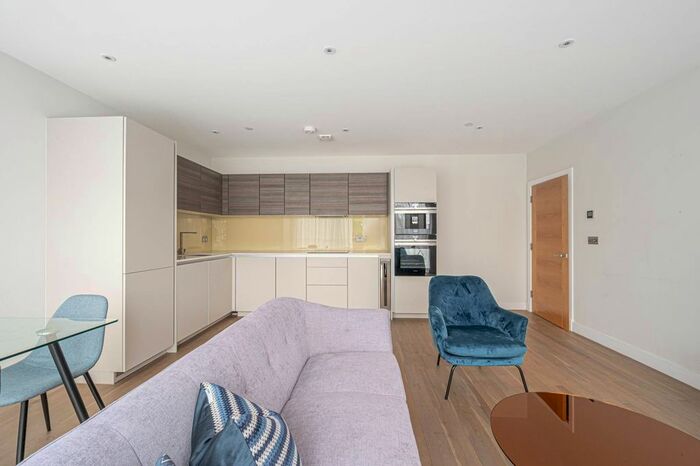 2 Bedroom Flat To Rent In Finchley Road, Hampstead, London, NW3