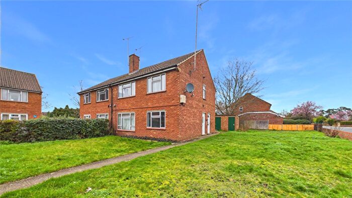 1 Bedroom Flat For Sale In Camberley, Surrey, GU15