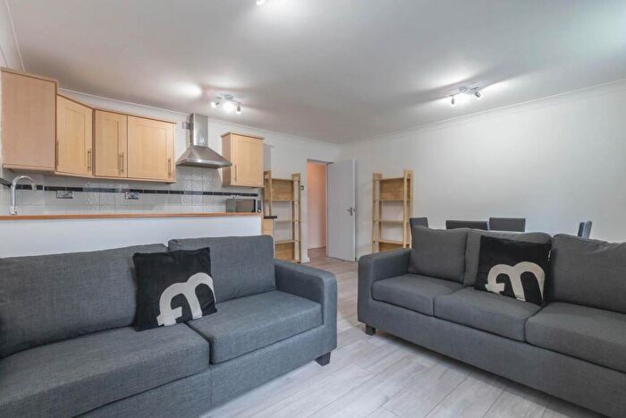 2 Bedroom Apartment To Rent In Kings Court, Bridge Street, B1