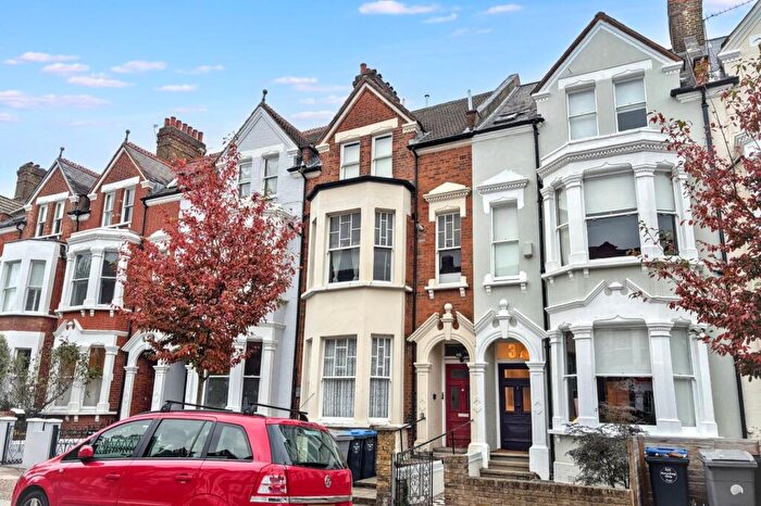 1 Bedroom Flat For Sale In Flat B, Callcott Road, Kilburn, London, NW6