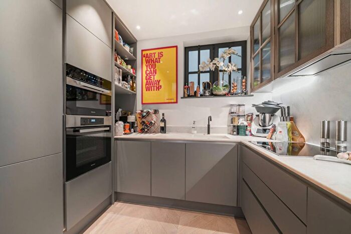 3 Bedroom Mews To Rent In Stanhope Mews East, South Kensington, London, SW7