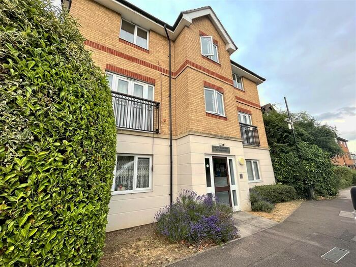 1 Bedroom Flat To Rent In Horizon House, Tysoe Avenue, Enfield, EN3