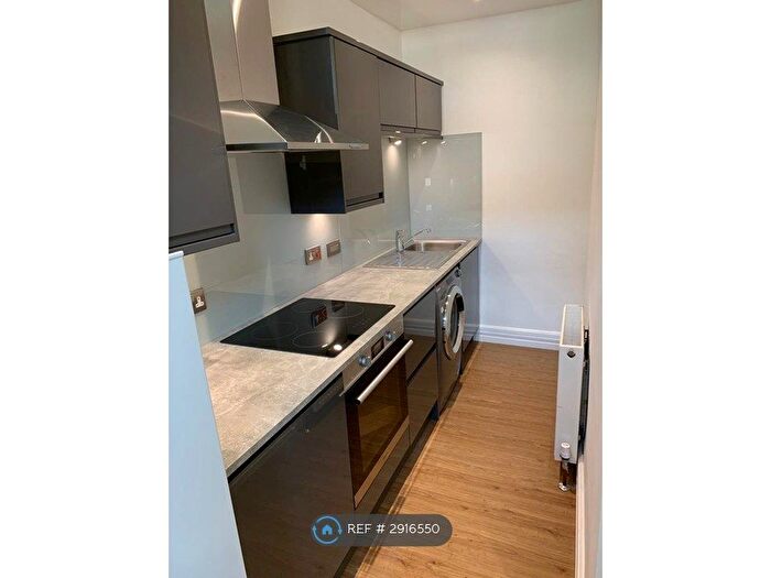 Studio To Rent In Fergus Drive, Glasgow, G20