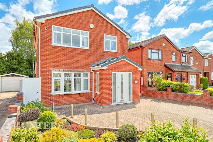 3 Bedroom Detached House For Sale In The Fairway, New Moston, Manchester, M40