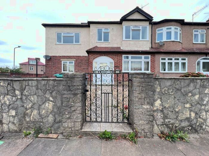 6 Bedroom Semi-Detached House To Rent In Manor Farm Road Wembley, HA0