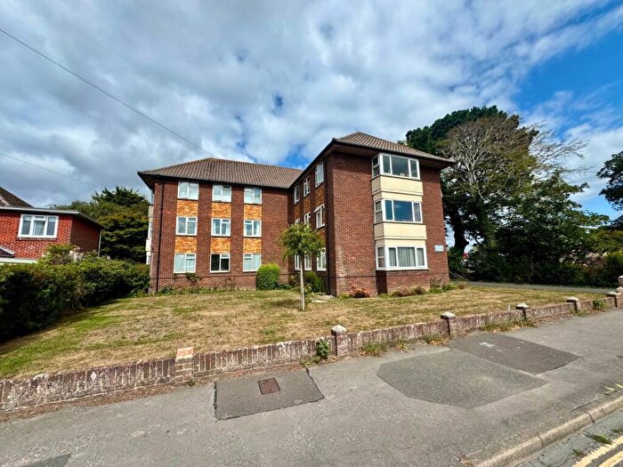 2 Bedroom Flat For Sale In Sopers Lane, Wickford House Sopers Lane, BH23