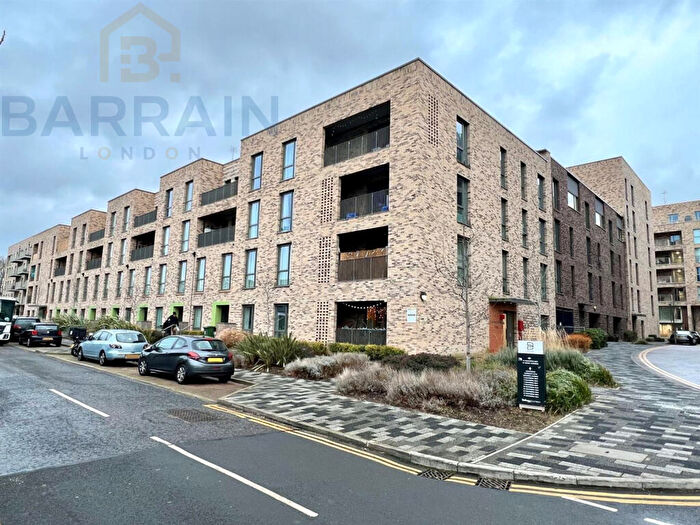 2 Bedroom Flat For Sale In Mahindra Way, Beckton, London, E6