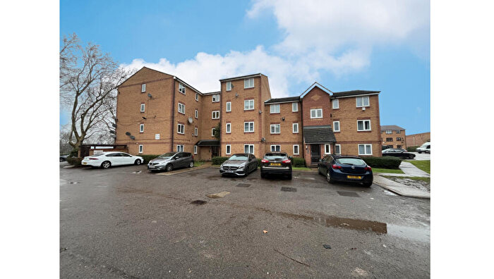 2 Bedroom Flat For Sale In Flat Inwen Court, Grinstead Road, Deptford, London, SE8