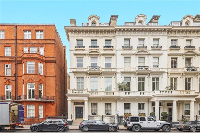 1 Bedroom Flat To Rent In Palace Gate, London, W8