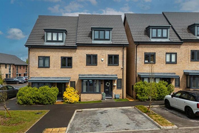 3 Bedroom Semi Detached House For Sale In Woodlands Place, Blythe Valley, Solihull, B90