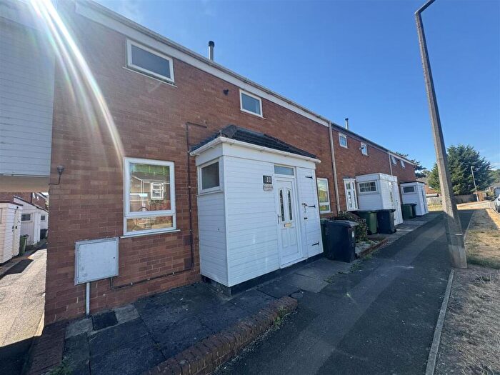 3 Bedroom End Of Terrace House To Rent In Morsefield Lane, Redditch, B98