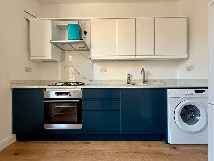 2 Bedroom Flat To Rent In High Street, London, N8