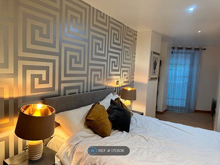 2 Bedroom Flat To Rent In Victoria Mills, Shipley, BD17