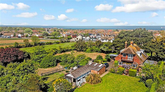 4 Bedroom Detached House For Sale In George Hill Road, Broadstairs, Kent, CT10
