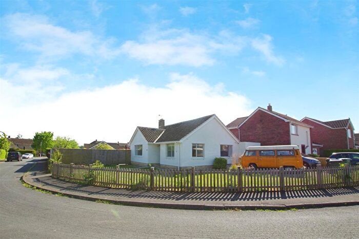 4 Bedroom Chalet To Rent In Ringsbury Close, Purton, SN5