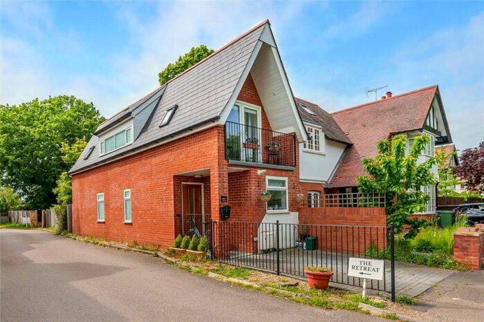 2 Bedroom Detached House To Rent In Weston Green, Thames Ditton, KT7