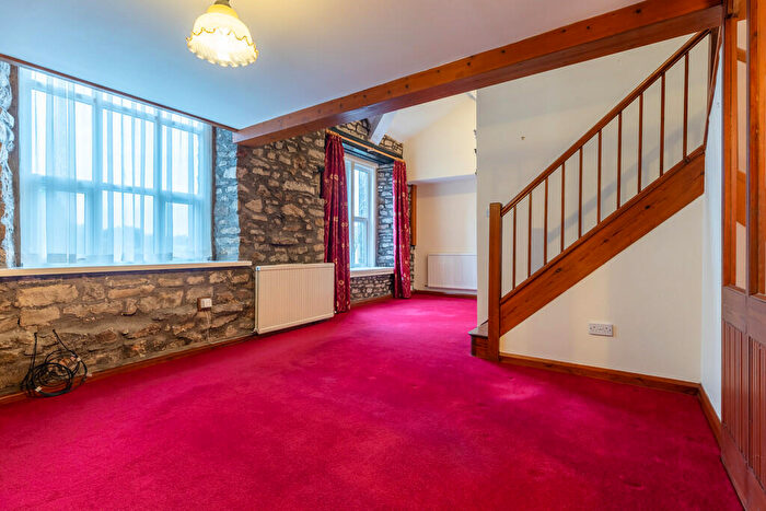 2 Bedroom Flat For Sale In Glebe Court, Kirkby Lonsdale, LA6