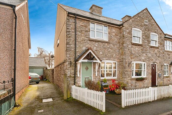 2 Bedroom End Of Terrace House For Sale In Water Street, Caerwys, Mold, Flintshire, CH7