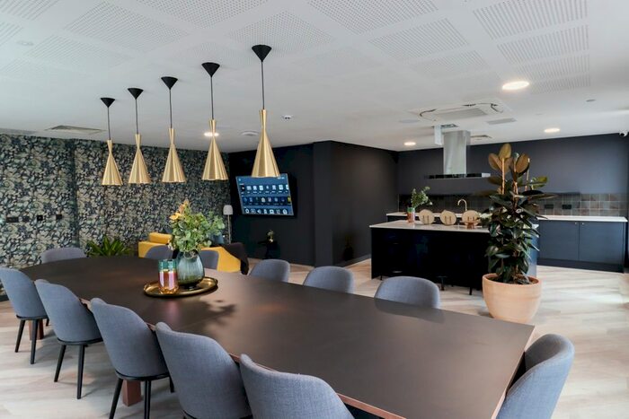 3 Bedroom Flat To Rent In Napier Road, Reading, RG1