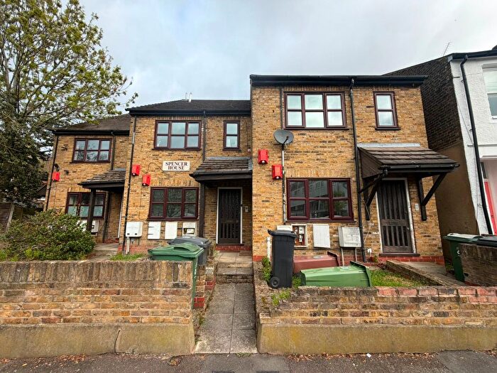 1 Bedroom Flat To Rent In Grosvenor Rise East, E17
