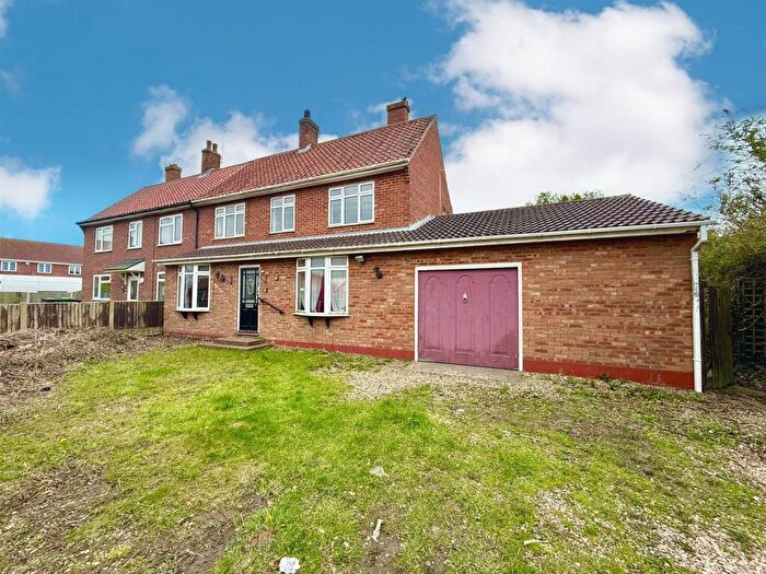 3 Bedroom Semi Detached House For Sale In Hyrn Close, Martham, NR29