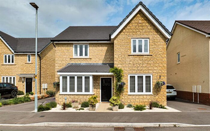 4 Bedroom Detached House For Sale In Chervil Avenue, Melksham, SN12