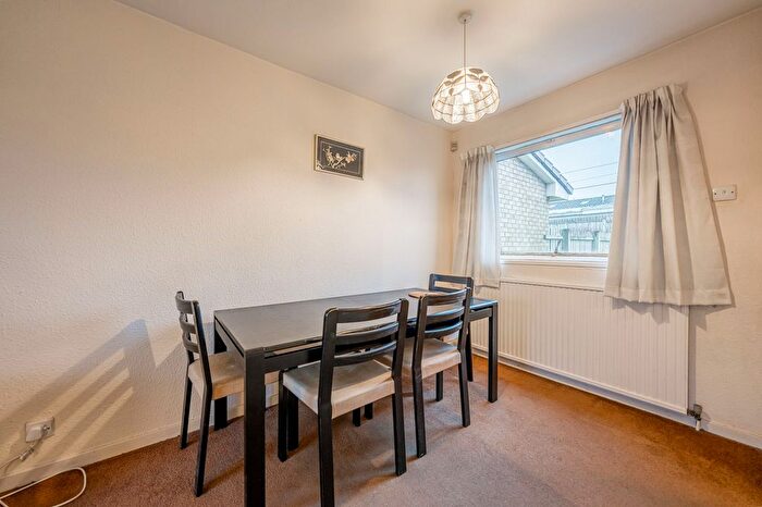 2 Bedroom Semi-Detached House For Sale In Hillend Road, Clarkston, G76
