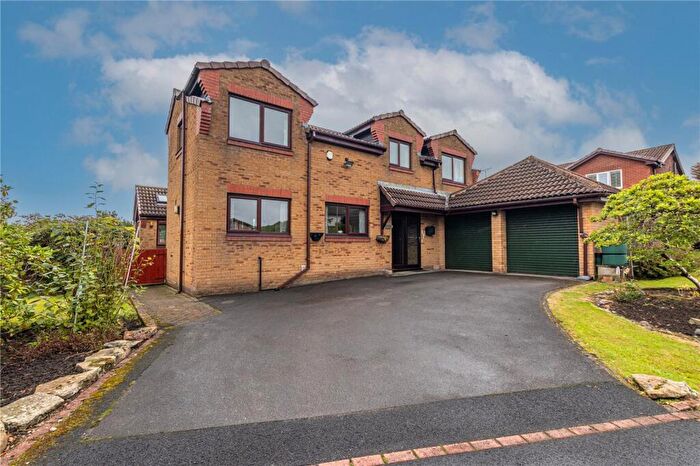 6 Bedroom Detached House For Sale In Fulmar Gardens, Bamford, Rochdale, OL11