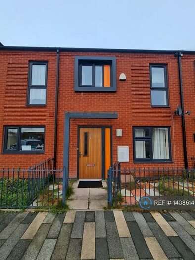 3 Bedroom Terraced House To Rent In Salford, Salford, M6
