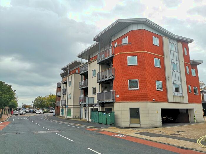 2 Bedroom Flat To Rent In Mumby Road, Gosport, PO12