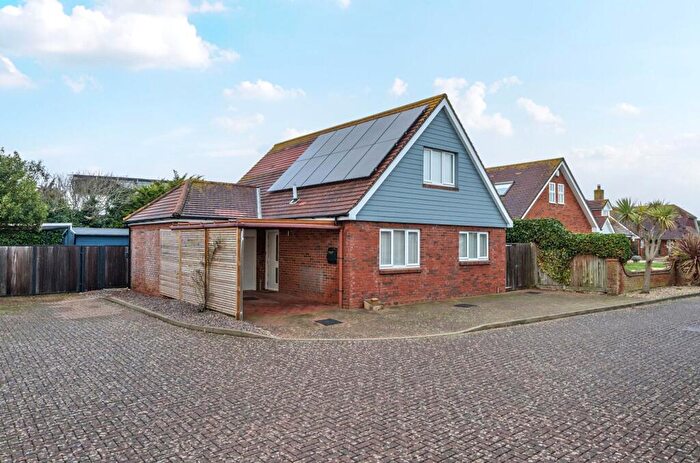 3 Bedroom Detached House For Sale In Culimore Close, West Wittering, PO20