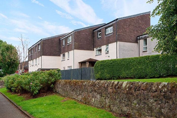 5 Bedroom Town House For Sale In Park Wood, Erskine, PA8